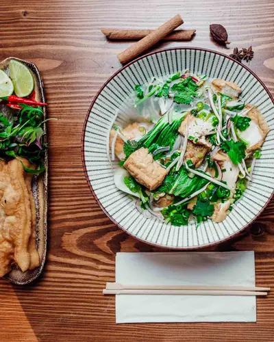 Phở chay mit Tofu, von oben fotografiert